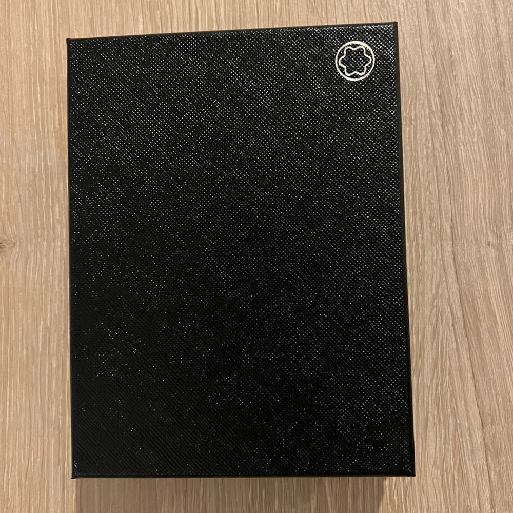 Beautiful BRAND NEW men's Mont Blanc wallet - Picture 3 of 5